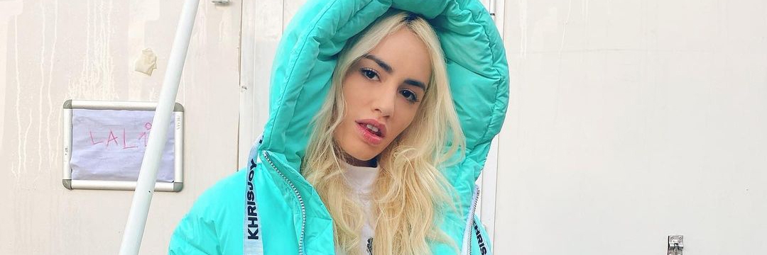 Lali adelant&oacute; im&aacute;genes exclusivas de Sky Rojo