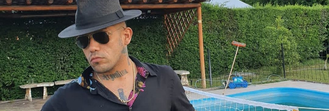 &iexcl;Homer el Mero Mero revela el significado de todos sus tatuajes!