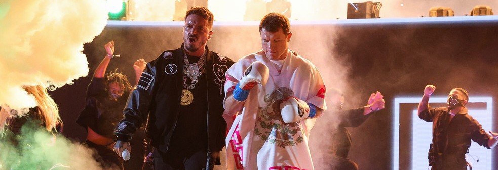 Asi fue la participaci&oacute;n de J Balvin en la pelea de Canelo