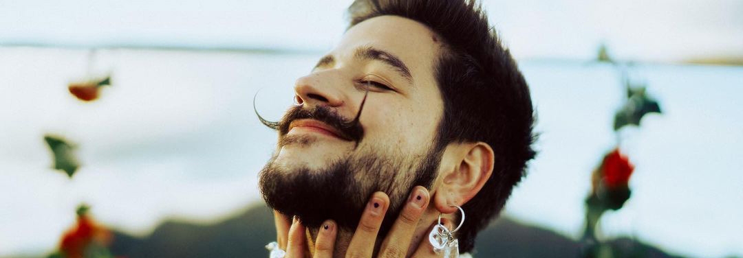 &iquest;Se viene un adelanto del &aacute;lbum de Camilo?