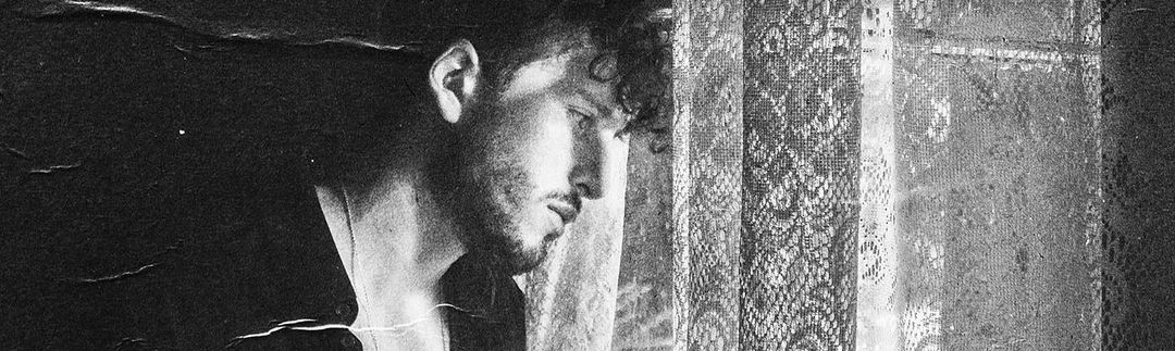 Conoce la historia detr&aacute;s de la nueva canci&oacute;n de Sebasti&aacute;n Yatra