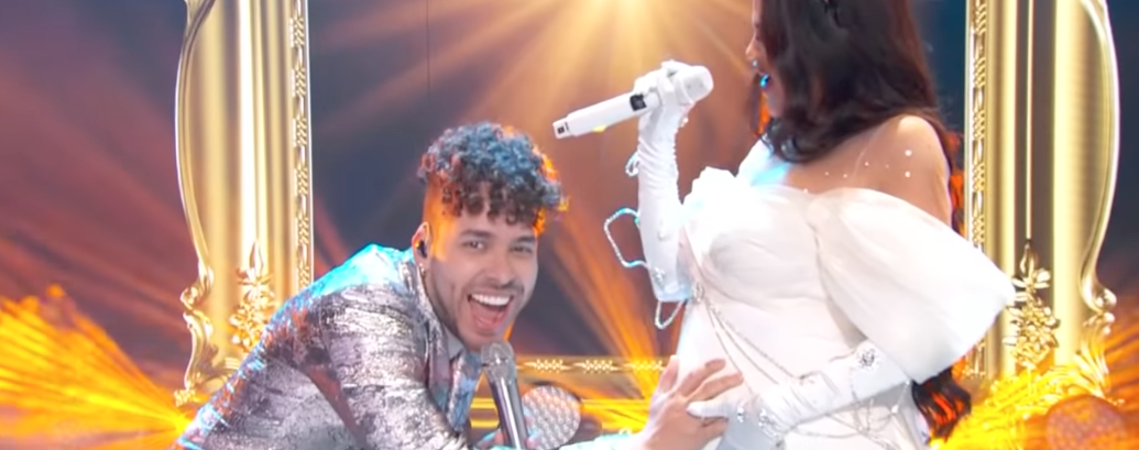 Natti Natasha confirm&oacute; su embrazo en Premio Lo Nuestro