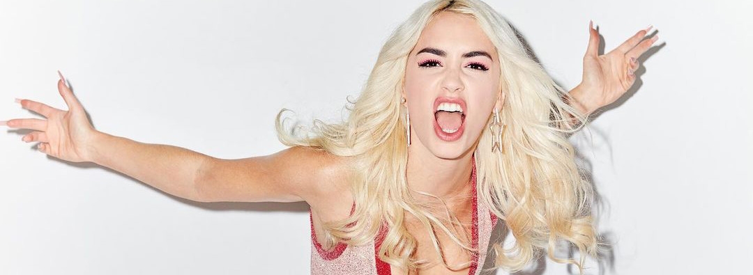 &iexcl;Hoy se estren&oacute; "Sky Rojo" y Lali te cuenta porque no te lo podes perder!