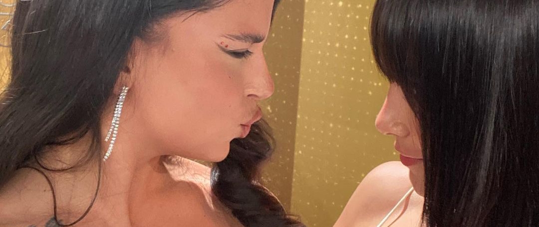 El encuentro de Aitana con Nathy Peluso en los Premios Goya