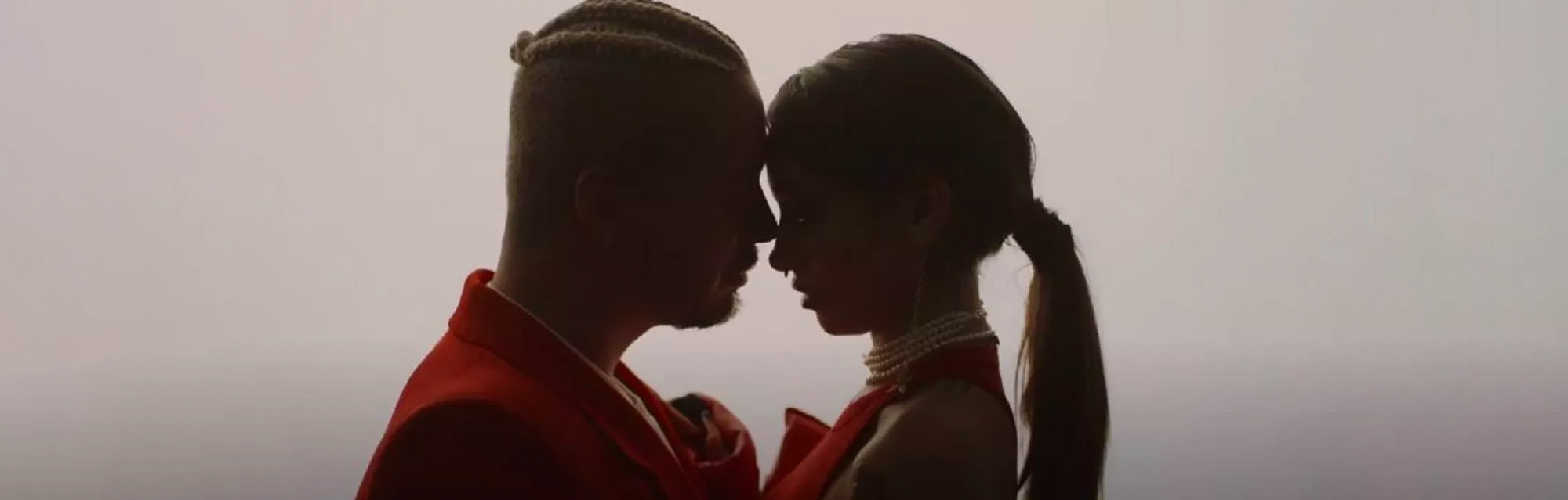 &iexcl;Es oficial! Se viene la primera colaboraci&oacute;n de J Balvin y Mar&iacute;a Becerra