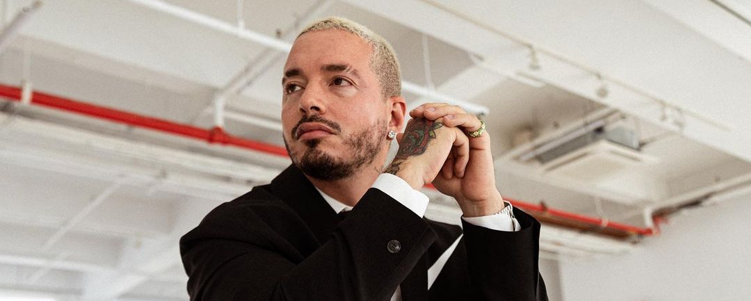 La emoci&oacute;n de J Balvin por su &iexcl;tercer avi&oacute;n!