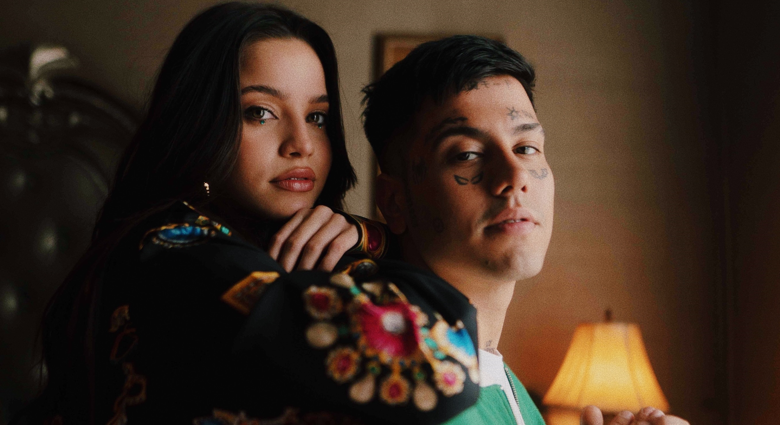 Emilia y Duki revelaron el behind the scenes de "Como si no importara"