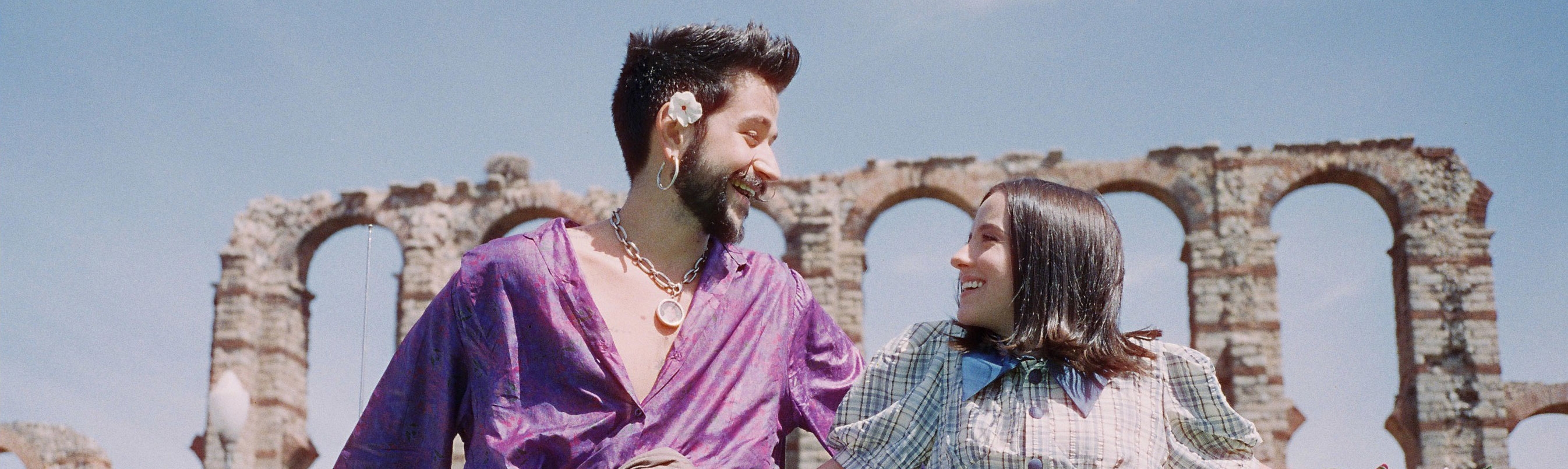 Camilo present&oacute; su nuevo single "&Iacute;ndigo" junto a Evaluna &iexcl;y viene con sorpresa!