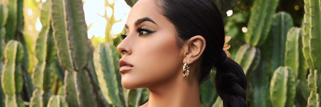 "Mala Santa" cumpli&oacute; 2 a&ntilde;os y as&iacute; lo celebra Becky G