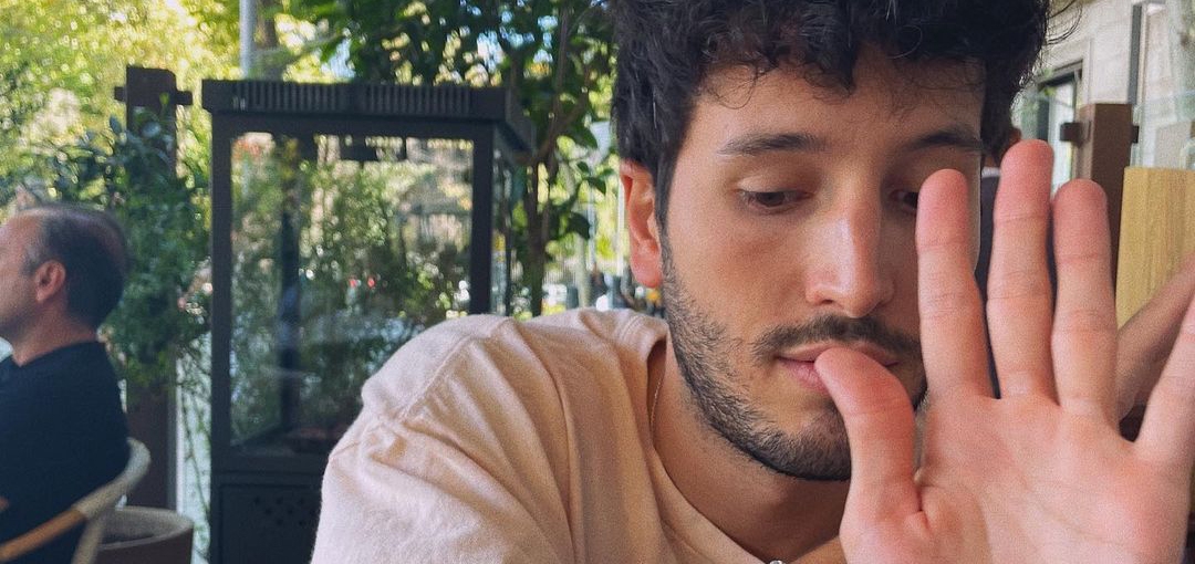 Mira la nueva versi&oacute;n de "Tacones Rojos" que hizo Sebasti&aacute;n Yatra