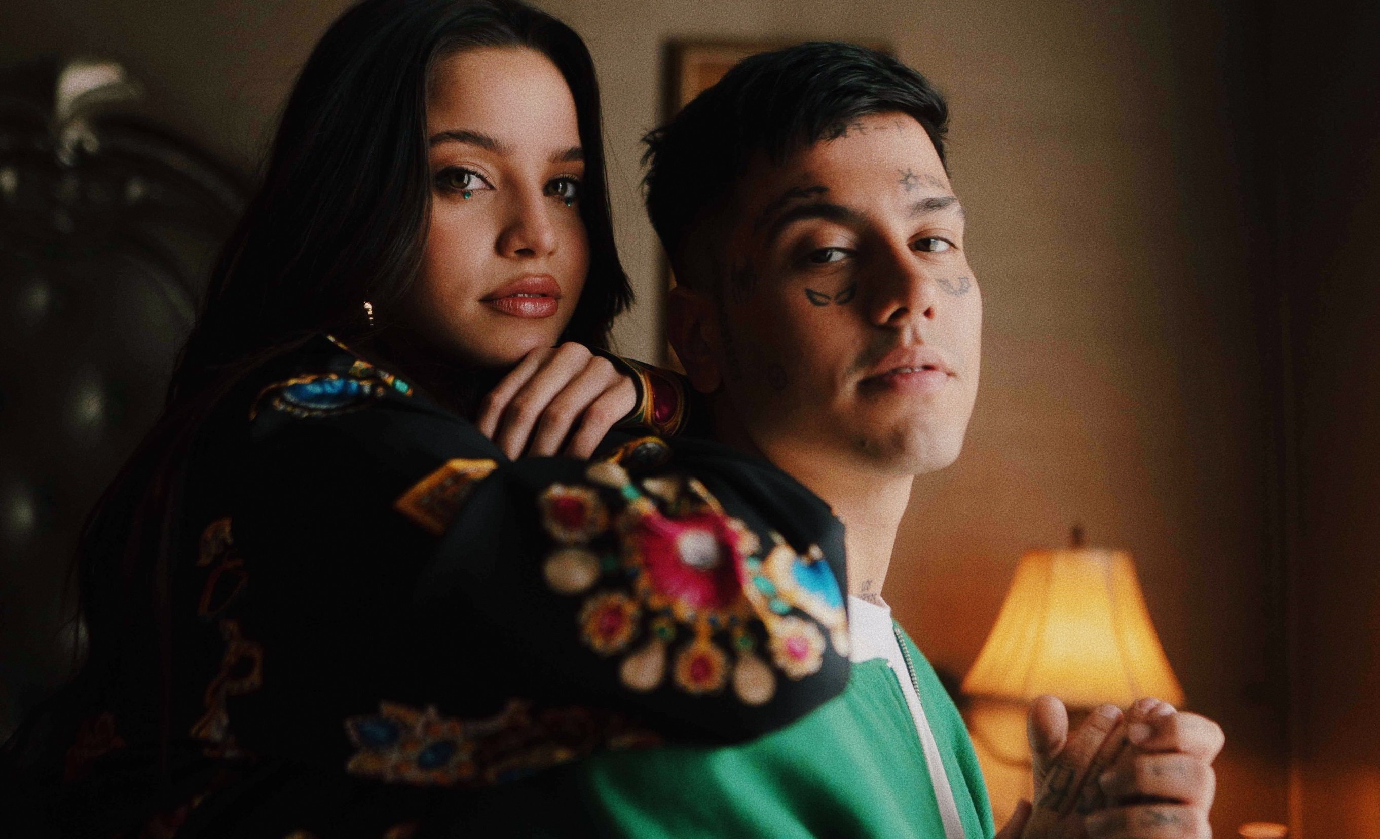 &iquest;Qu&eacute;? &iexcl;Duki confirm&oacute; su relaci&oacute;n con Emilia!