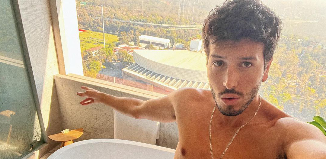 &iexcl;Sebasti&aacute;n Yatra comparti&oacute; una foto de su cuerpo todo tatuado!