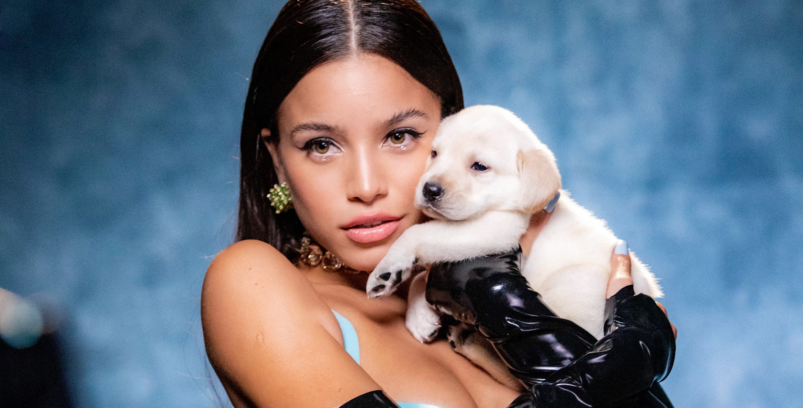 Emilia se prendi&oacute; a la segunda parte del challenge de "Cuatro Veinte"