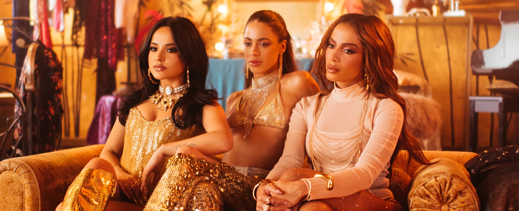 &iexcl;YA SALI&Oacute;! TINI, Becky G y Anitta presentaron "La Loto"