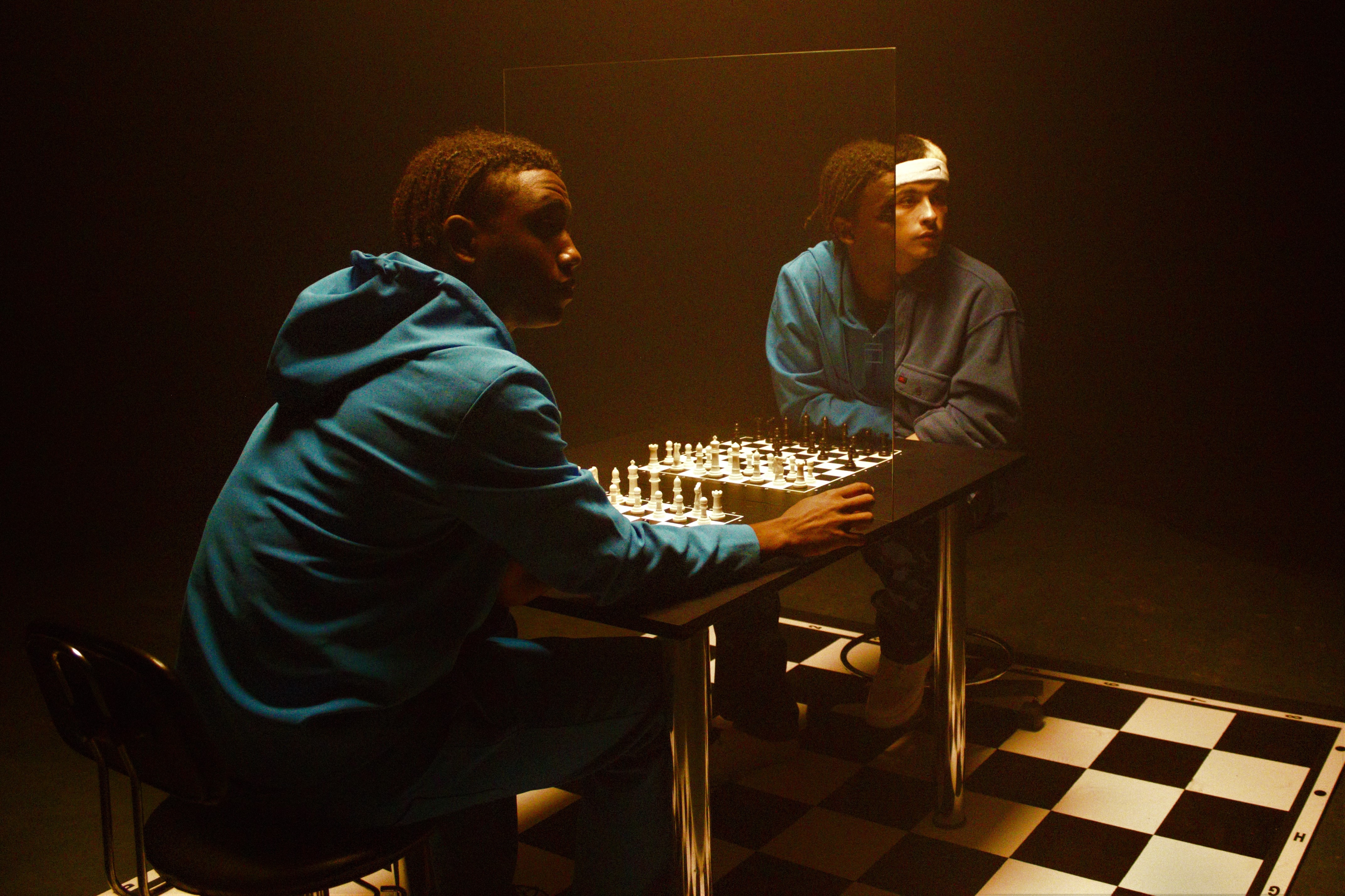 Trueno en el backstage del video de "5:05 pm": "A mi a Le&iuml;ti Sene me lo mostr&oacute; mi mujer"