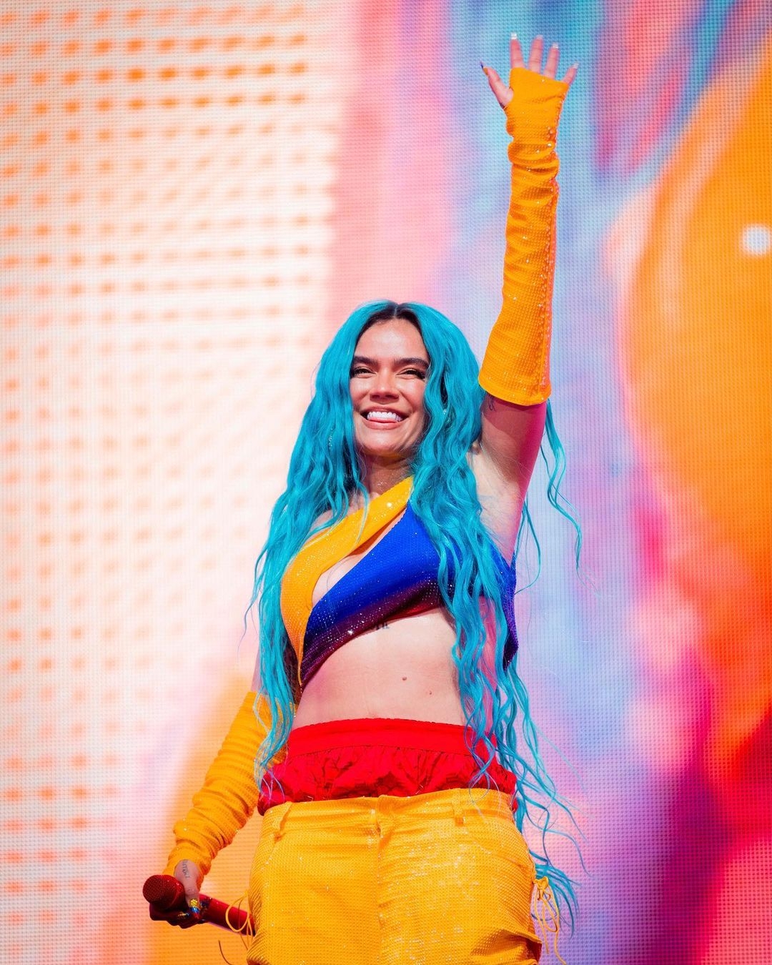 Karol G se uni&oacute; a los festejos del Pride en Madrid &iexcl;y cant&oacute; en vivo!