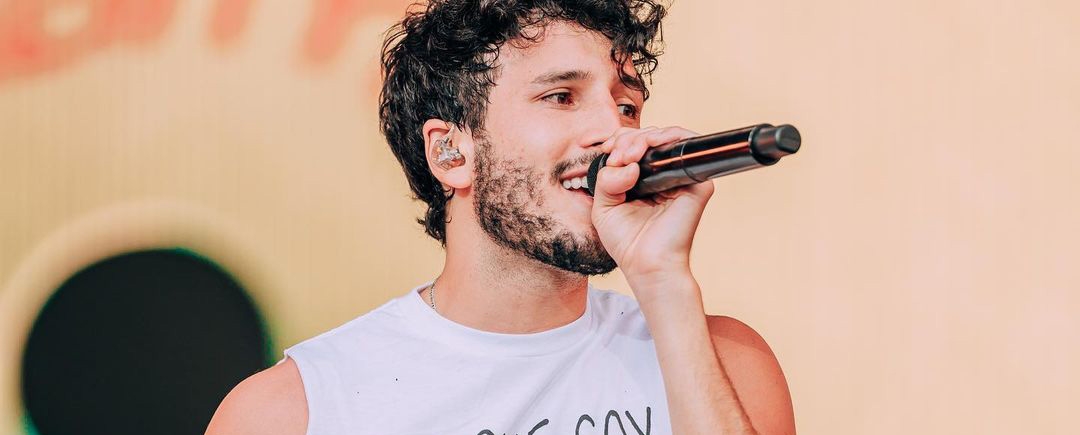 Carlos Vives sorprendi&oacute; a Yatra en pleno show