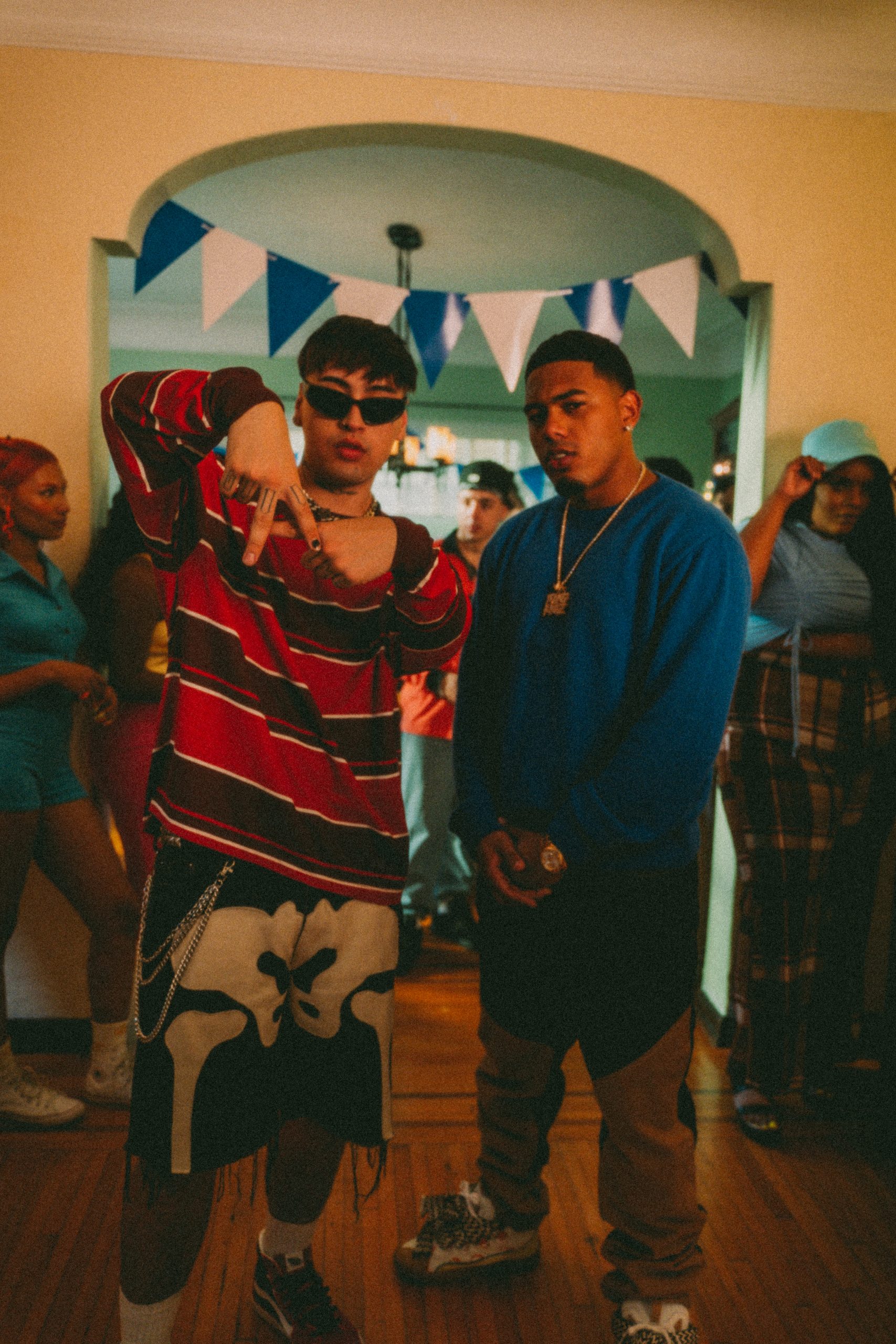 &iexcl;YA SALI&Oacute;! Tiago PZK y Myke Towers presentan "Traductor"