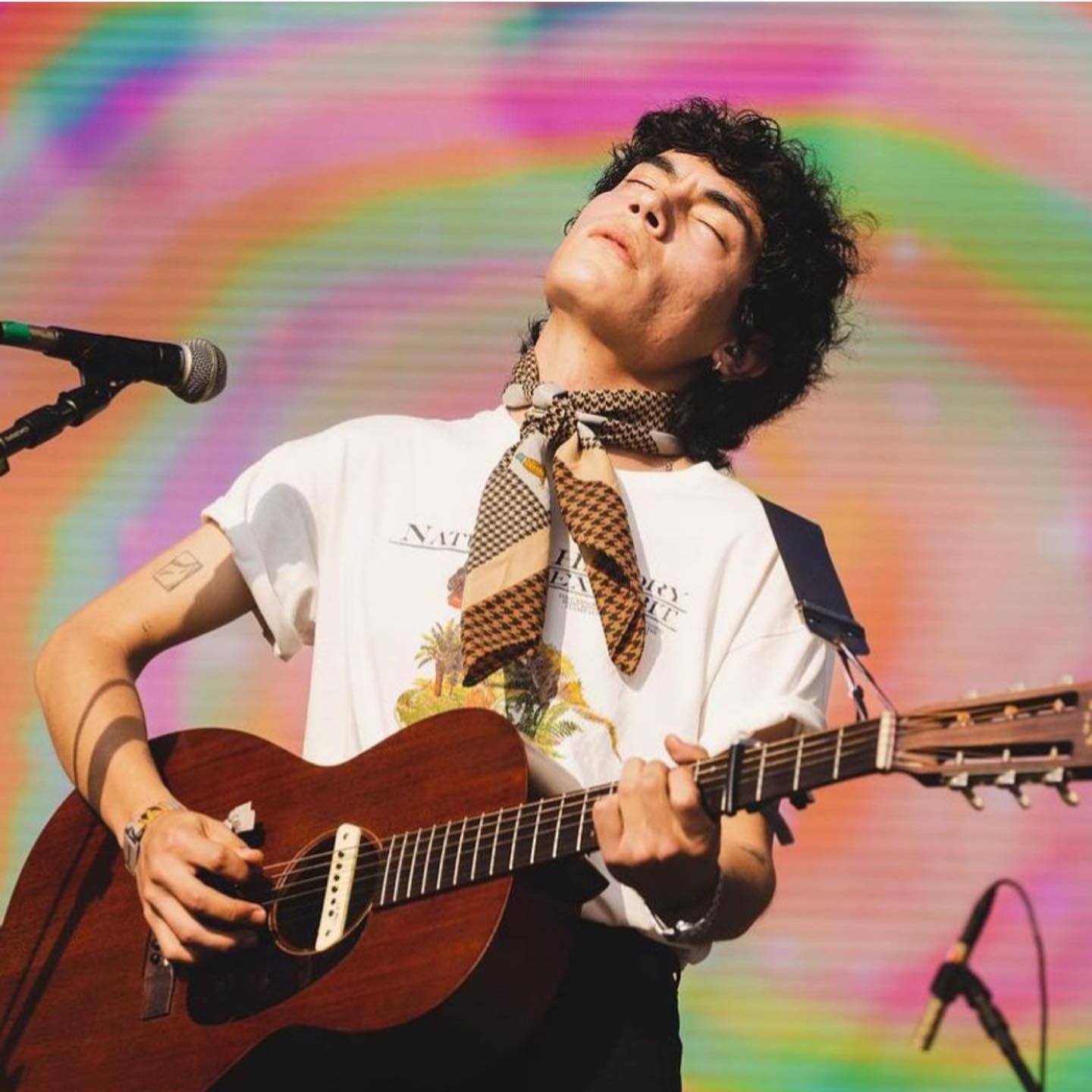 ED MAVERICK TRAE SUS CANCIONES DE NOSTALGIA POP-FOLK POR PRIMERA VEZ A ARGENTINA