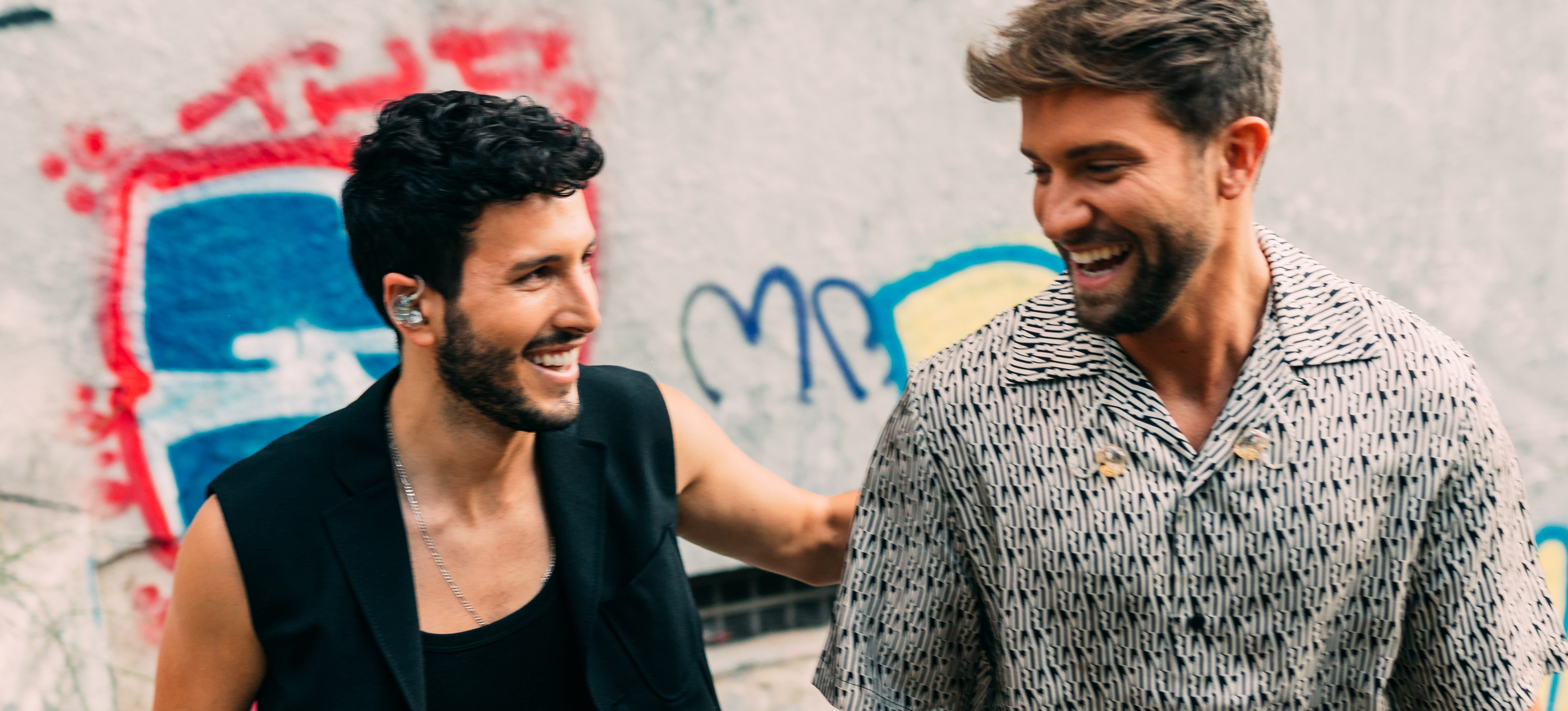 &iexcl;YA SALI&Oacute;! Sebasti&aacute;n Yatra y Pablo Albor&aacute;n presentan "Contigo"