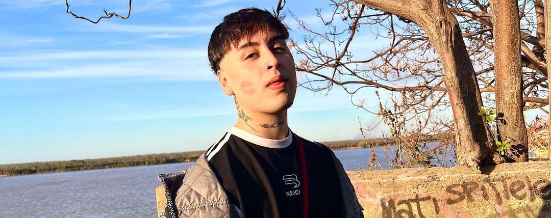 Este es el ritual que hace Tiago PZK antes de subir al escenario