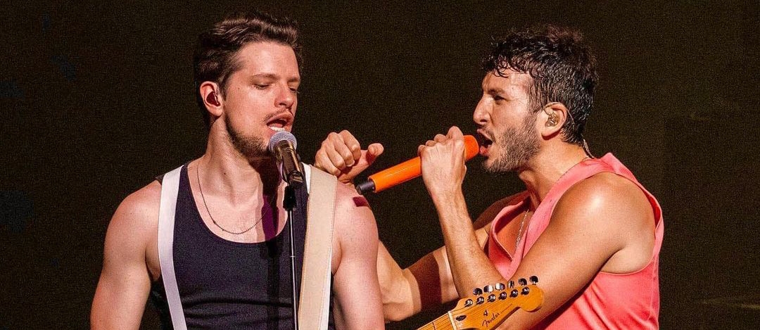 Sebasti&aacute;n Yatra y Lasso cantaron por primera vez en vivo "Ojos Marrones Remix"