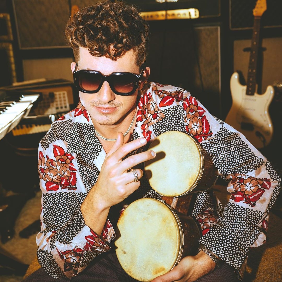 Charlie Puth presenta su nuevo single &ldquo;Charlie Be Quiet!&rdquo; y muestra el proceso de creaci&oacute;n
