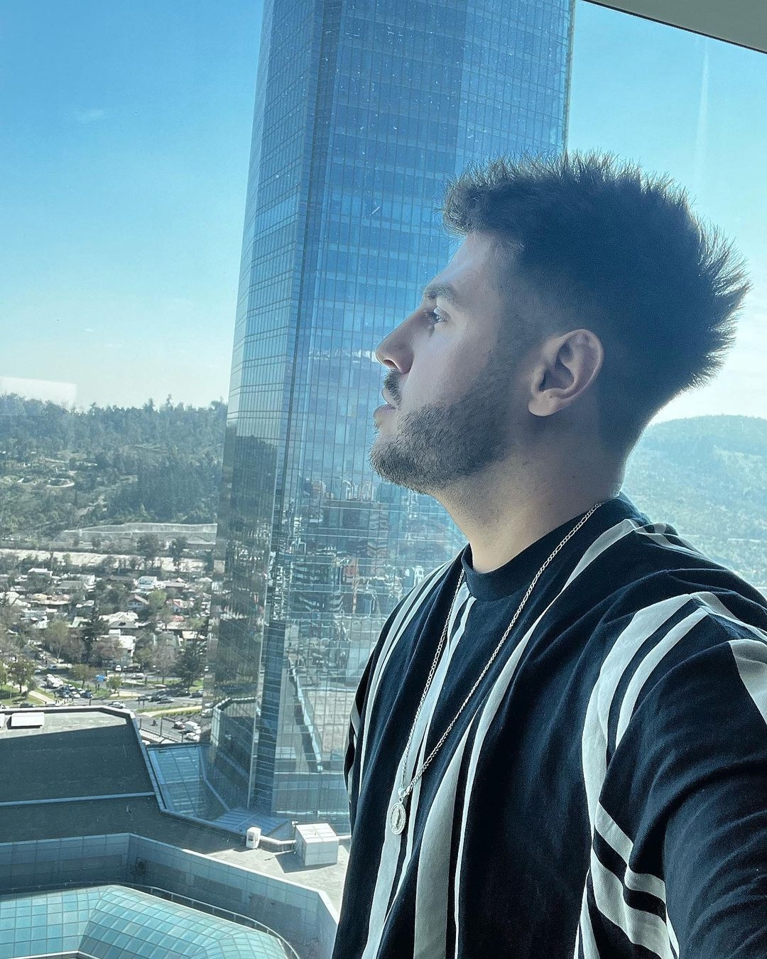 Un grupo de fans entrevista a Antonio Jos&eacute;