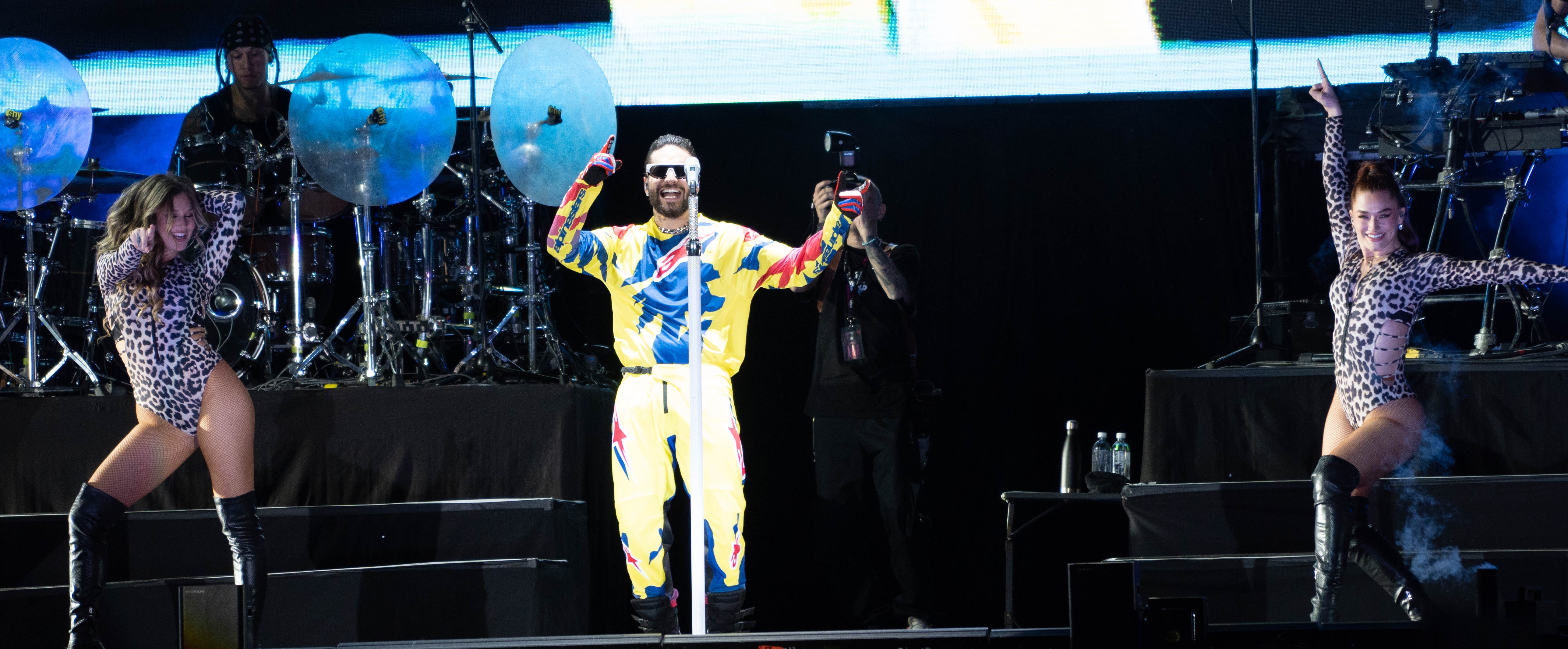 &iexcl;Mira las mejores fotos de Maluma en V&eacute;lez!