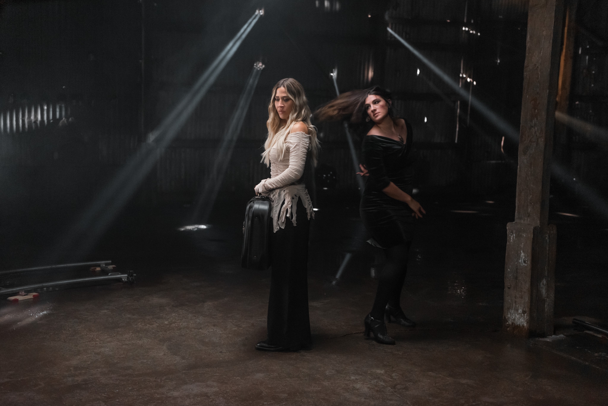 J MENA est&aacute; de vuelta con nueva m&uacute;sica con su nuevo single "La Ara&ntilde;a"