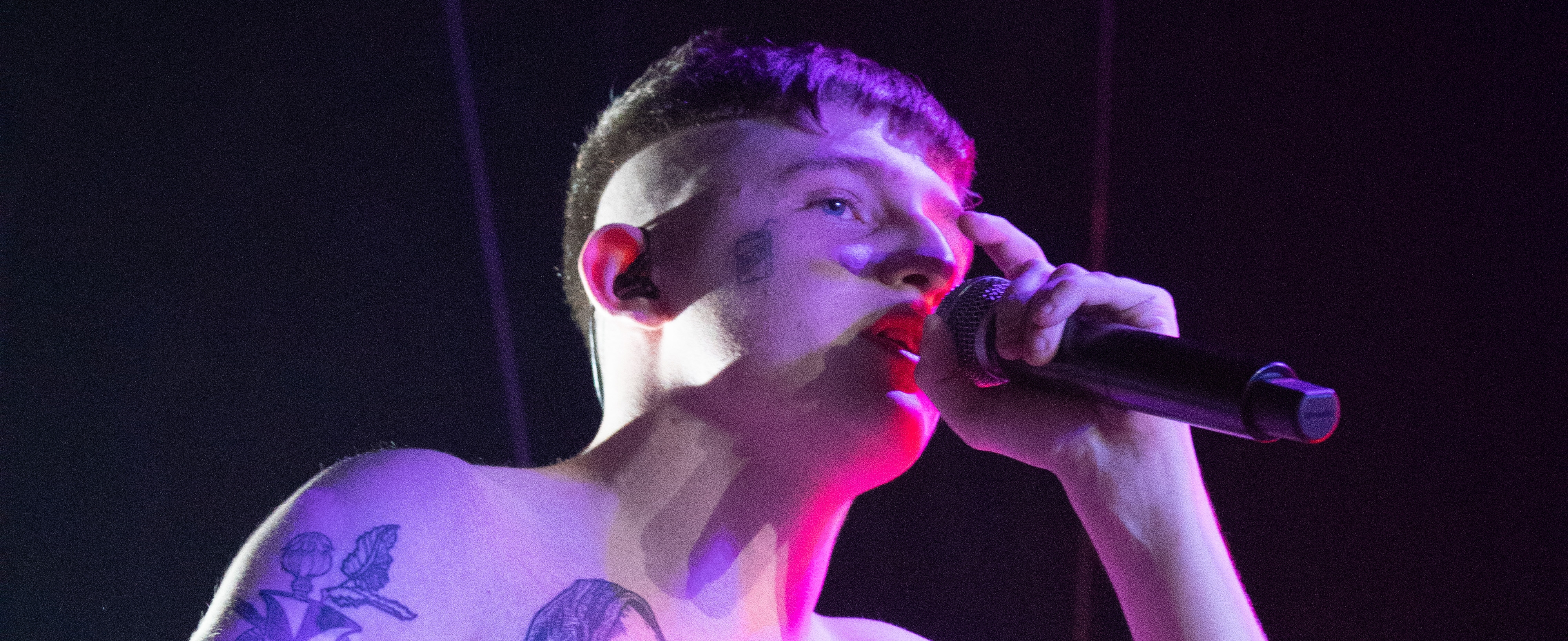 Mira las mejores fotos de Dillom en el Luna Park