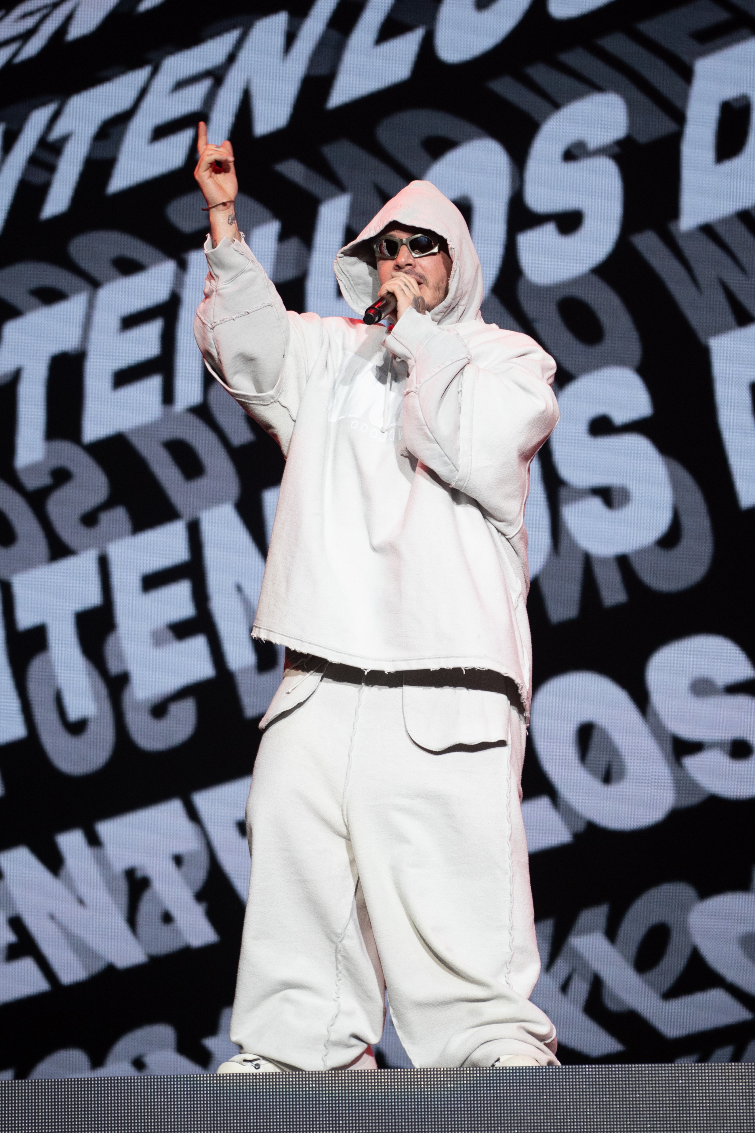 &iexcl;Mira las mejores fotos de J Balvin en el Movistar Arena!