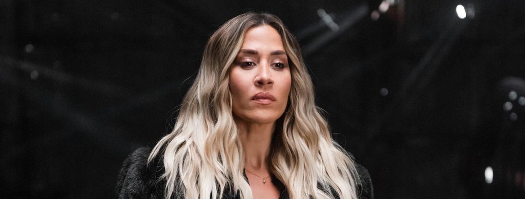 J MENA en TMH: &ldquo;Me obligue a agarrar un libro y una lapicera y escribir experiencias verdaderas&rdquo;