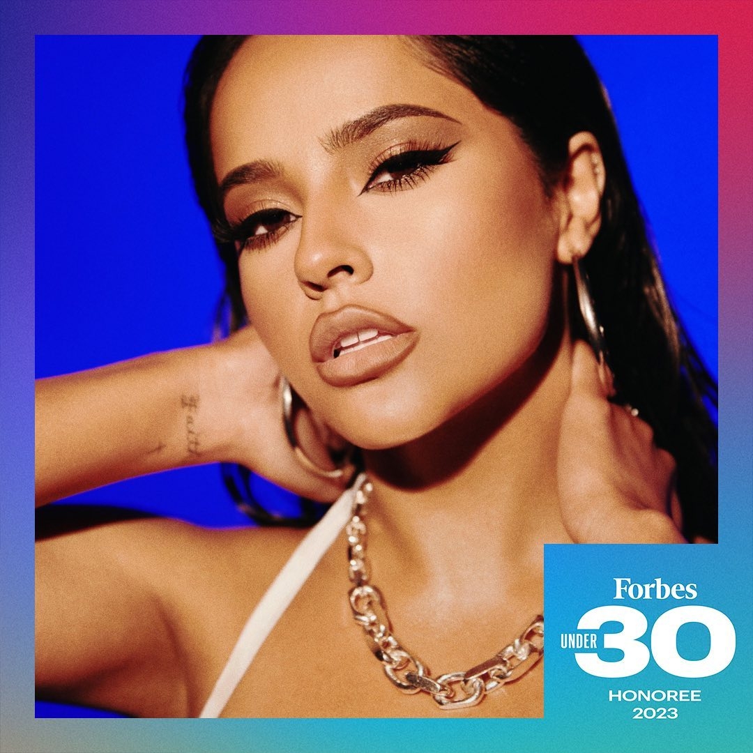 La emoci&oacute;n de Becky G por un reconocimiento incre&iacute;ble