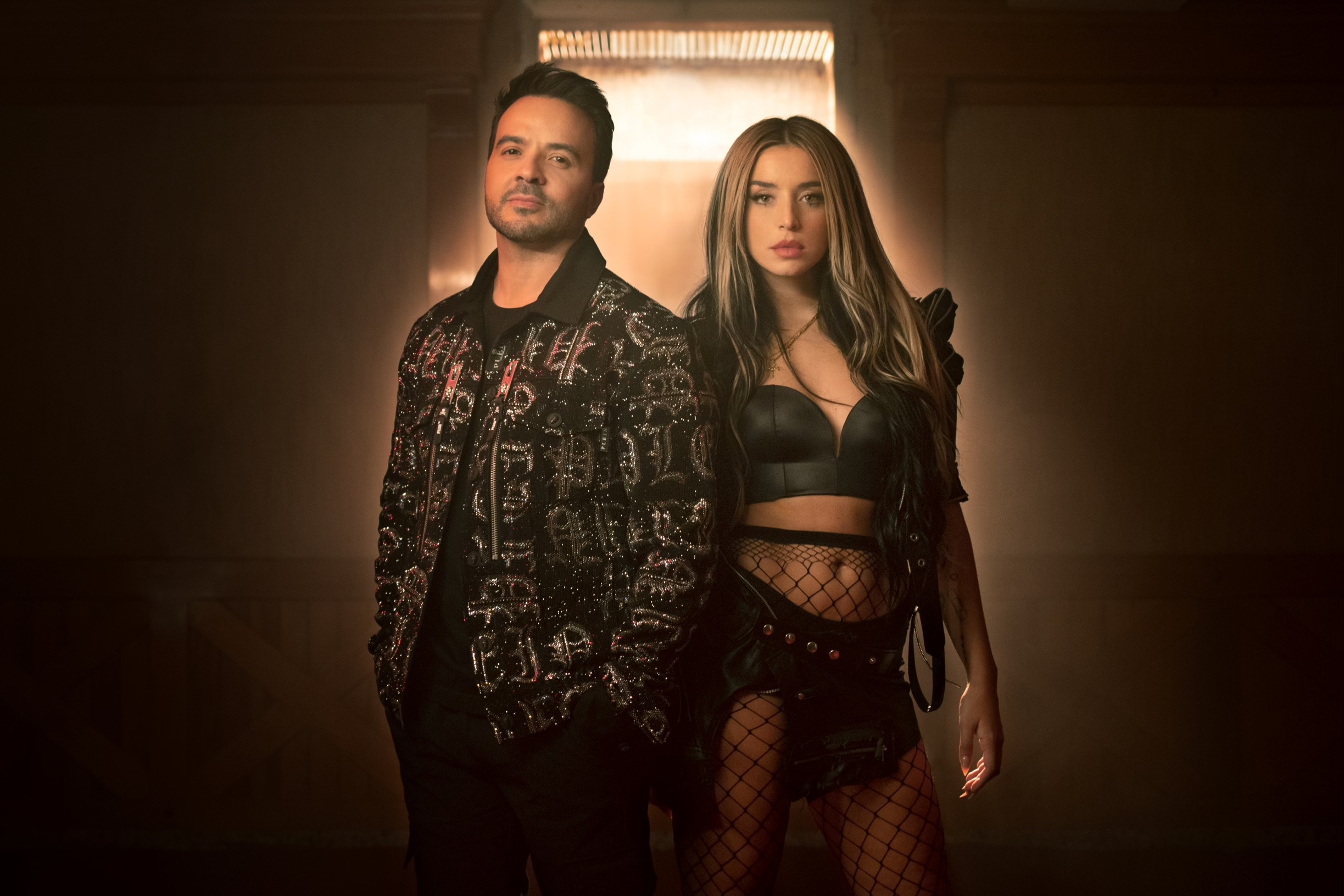 &iexcl;YA SALI&Oacute;! Lola &Iacute;ndigo y Luis Fonsi presentan "Corazones Rotos"