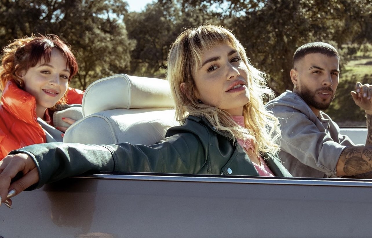 &iexcl;Mira el nuevo adelanto de Sky Rojo con Lali y Rauw Alejandro!