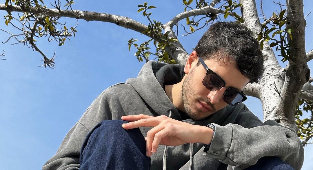&iexcl;Sebasti&aacute;n Yatra anunci&oacute; la salida de su single "UNSP" y revel&oacute; el significado!