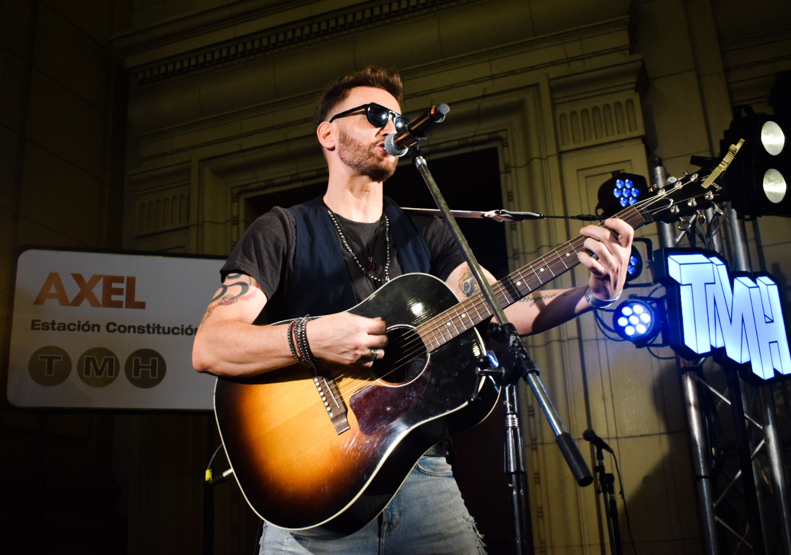 &iexcl;Mira las mejores fotos de AXEL en Estaci&oacute;n TMH!