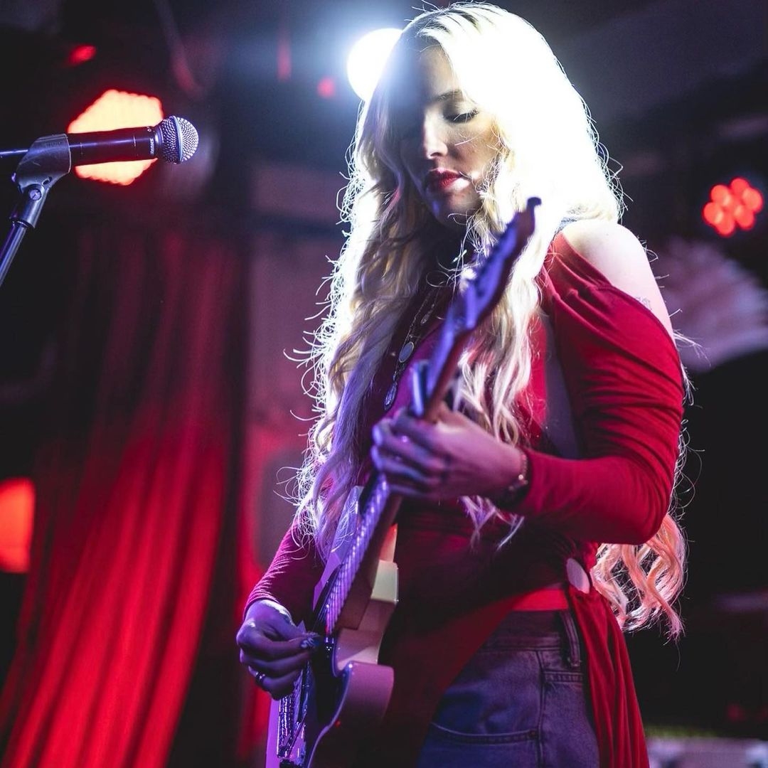 &iexcl;Pas&oacute; otro Live Session y Elena Rose fue protagonista!