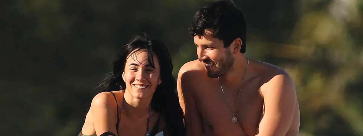 &iexcl;Mira las nuevas fotos de Sebasti&aacute;n Yatra y Aitana en la playa!