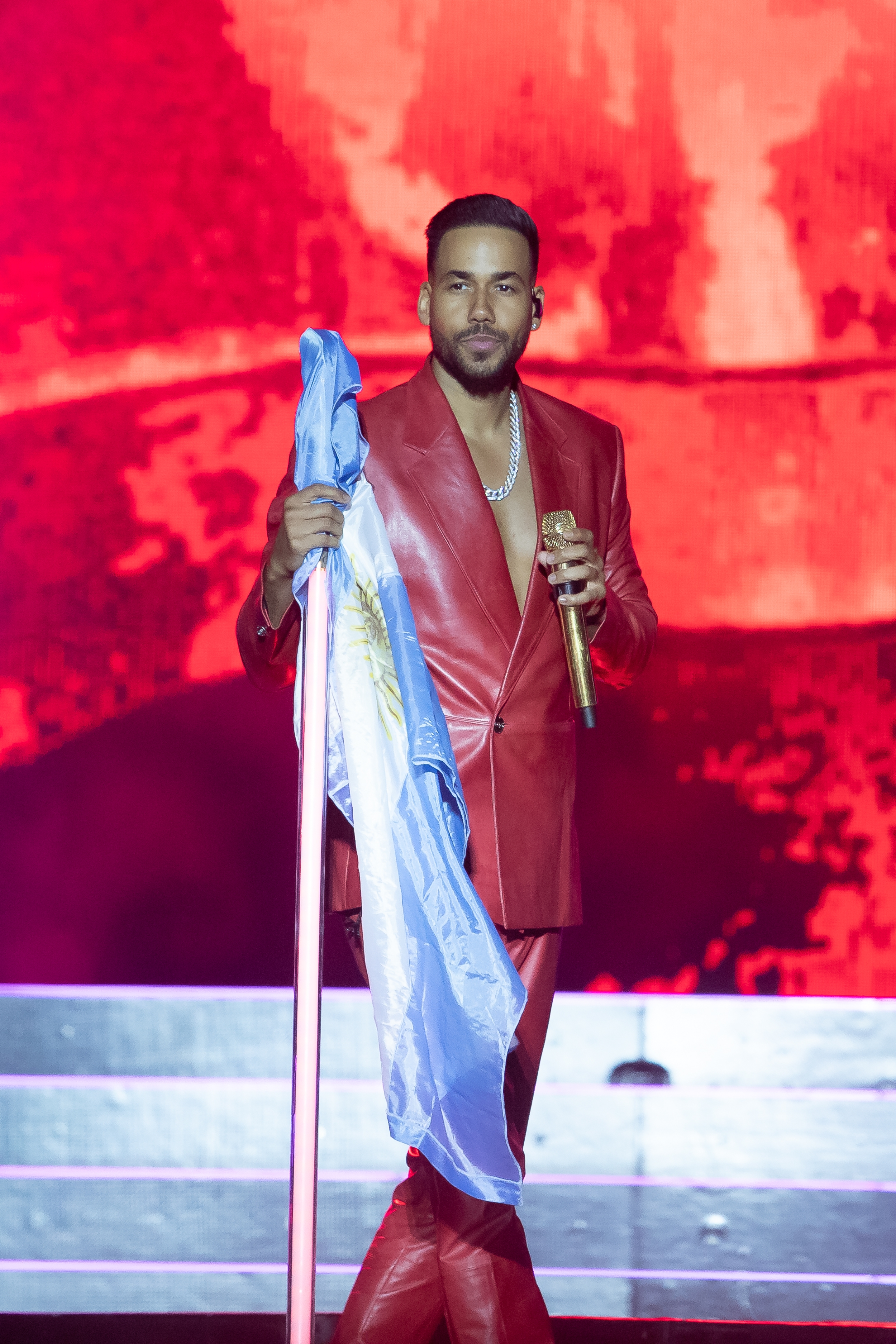 M&Aacute;S DE 70.000 PERSONAS VIBRARON CON ROMEO SANTOS