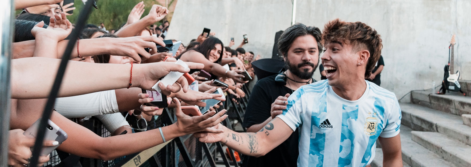 &iexcl;Mira las mejores fotos de LUCK RA en Estaci&oacute;n TMH!