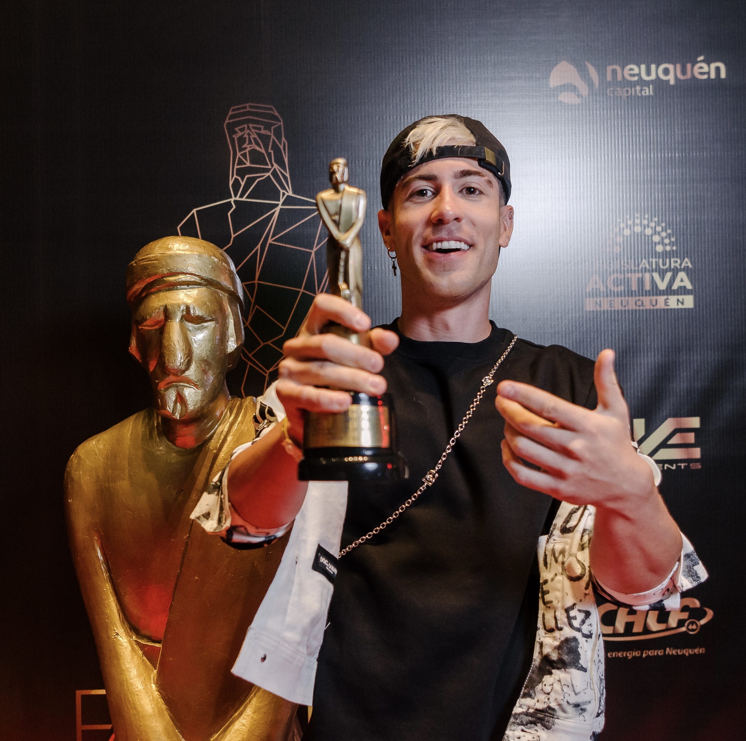 ALEJO IGOA: EL YOUTUBER ARGENTINO SIGUE ARRASANDO Y FUE GALARDONADO CON EL &ldquo;MART&Iacute;N FIERRO DIGITAL 2023&rdquo;