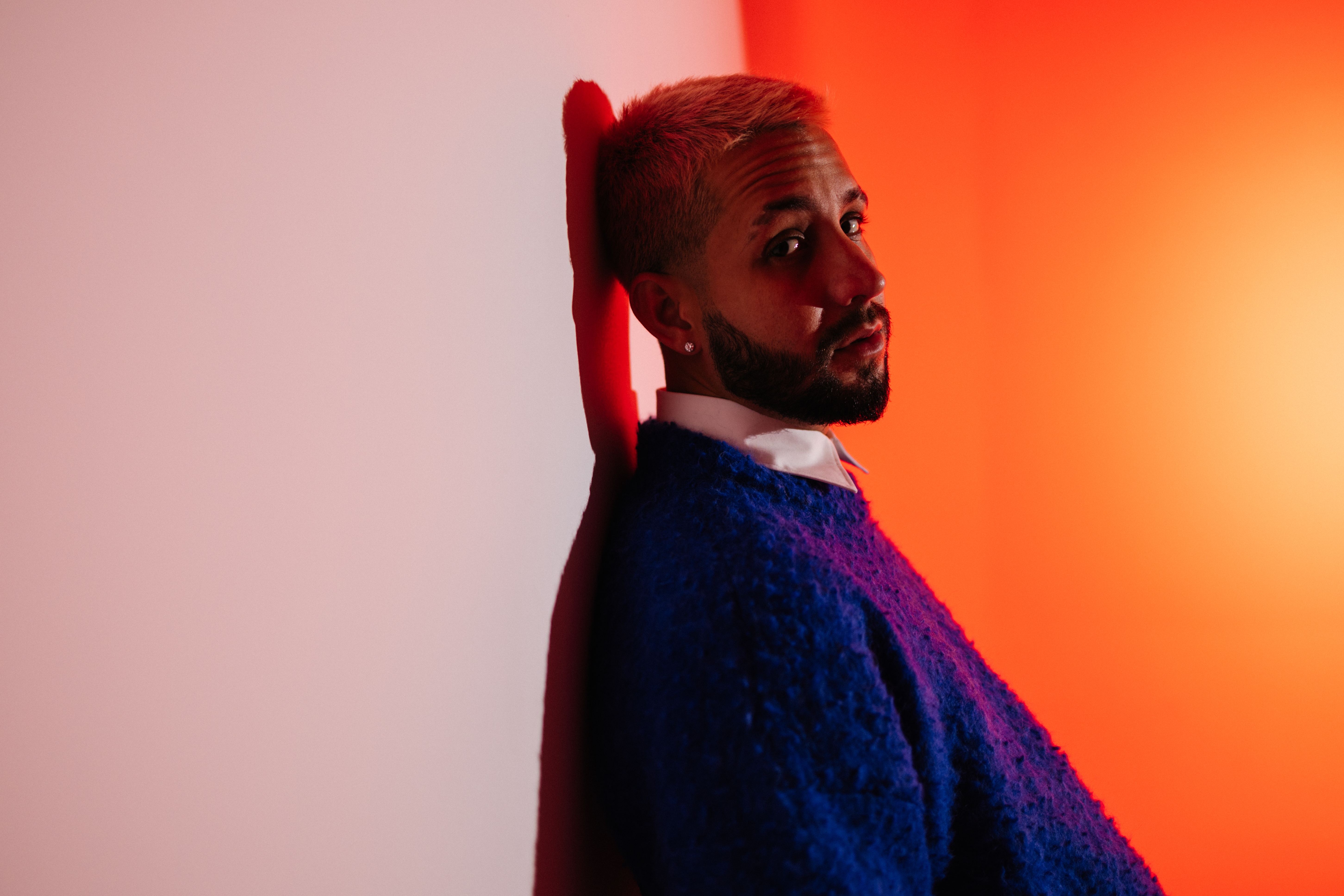 Entrevista a Mora: "Cuando me trepo a un escenario tengo un blackout"