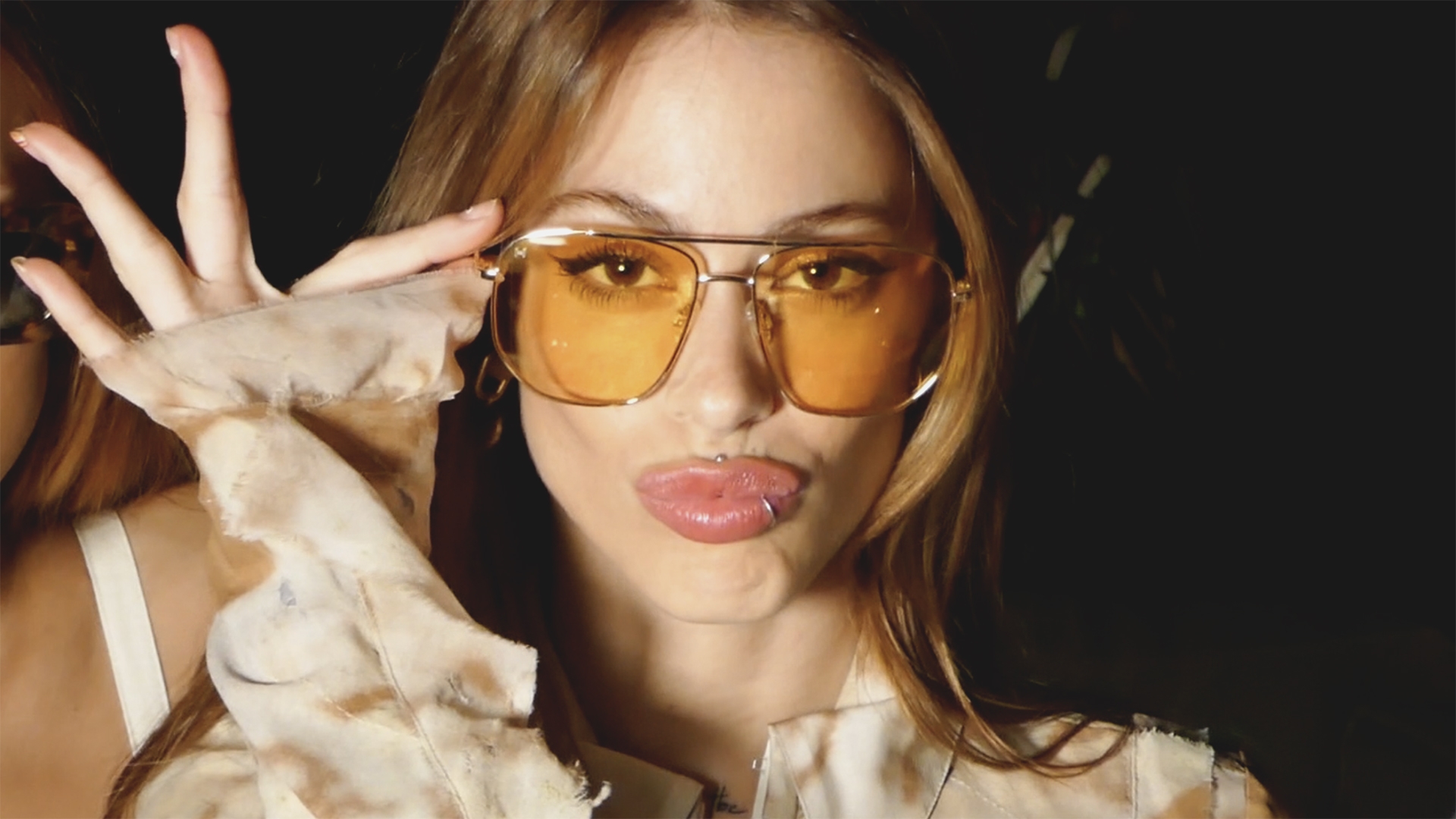 TINI SORPRENDE CON EL VIDEO MUSICAL DE &ldquo;LAS JORDANS&rdquo;