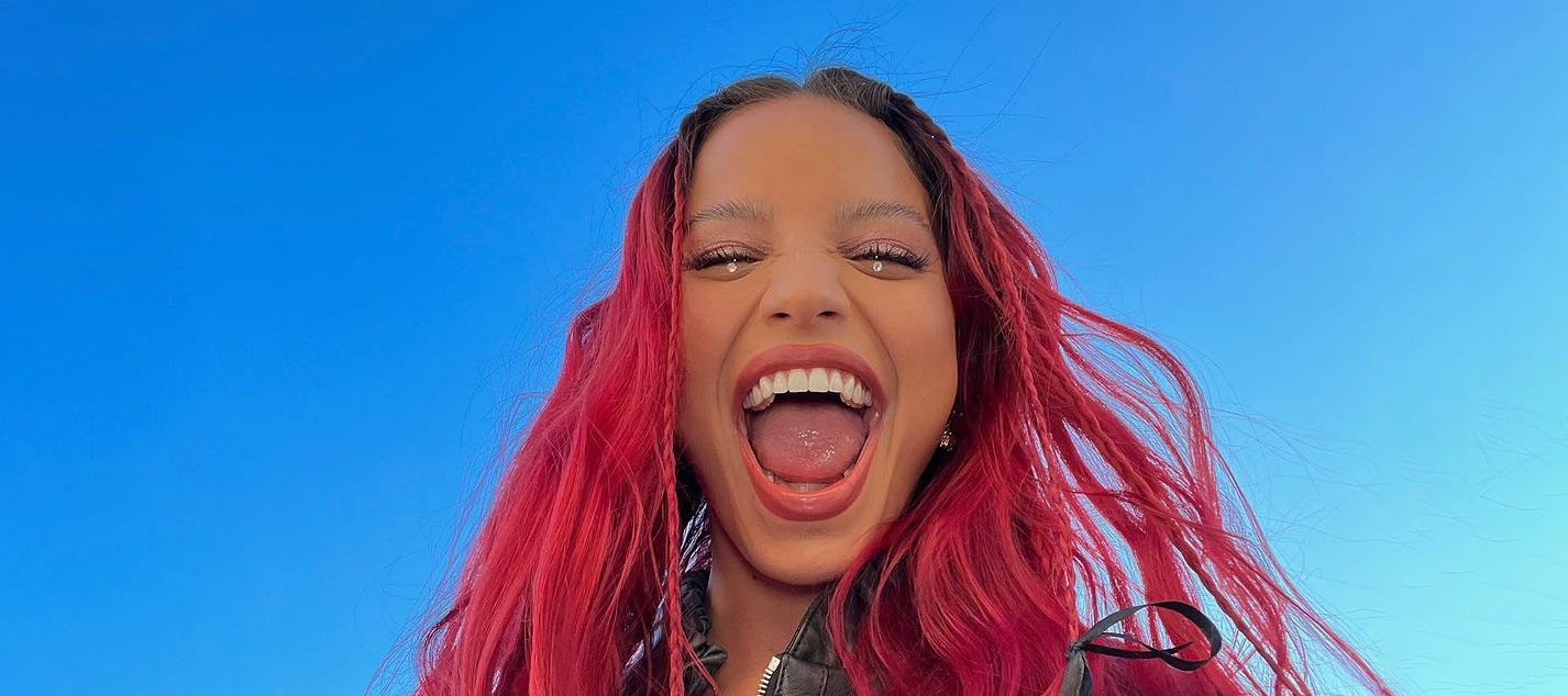 EMILIA adelant&oacute; que su pr&oacute;xima canci&oacute;n est&aacute; dedicada a sus fans