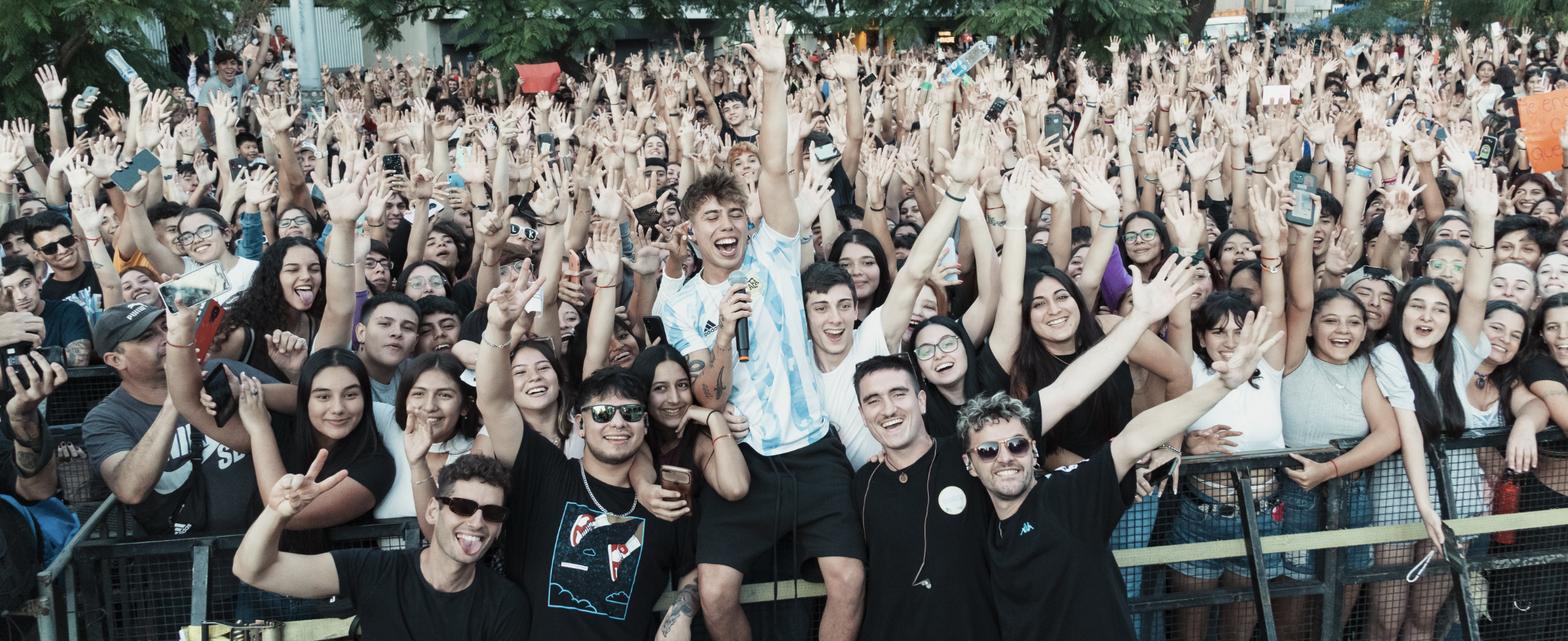 Luck Ra: Estaci&oacute;n TMH Live Session en el Paseo del Buen Pastor, C&oacute;rdoba