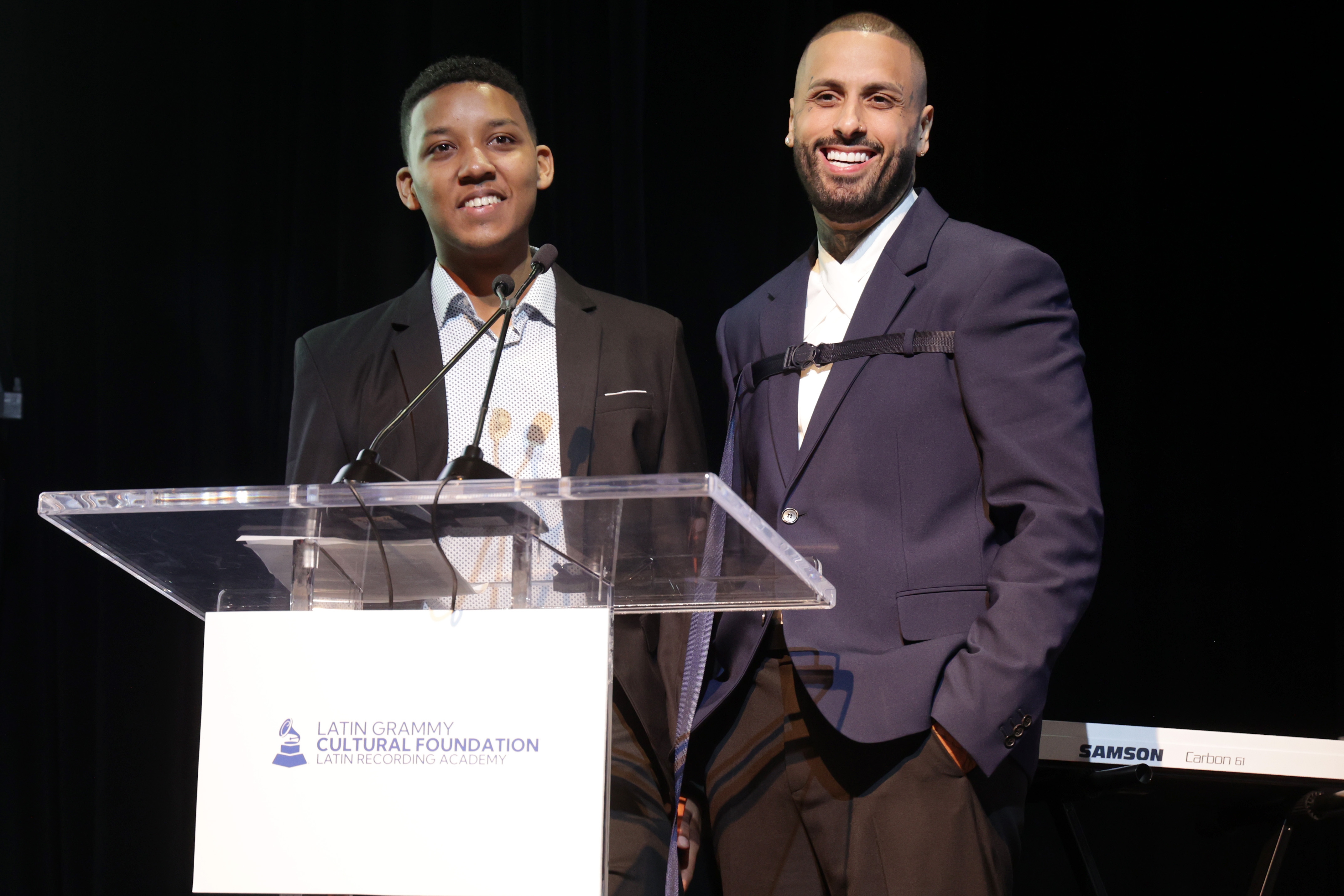 La Fundaci&oacute;n Cultural Latin GRAMMY&reg; otorga la beca Nicky Jam a Leomar Cordero