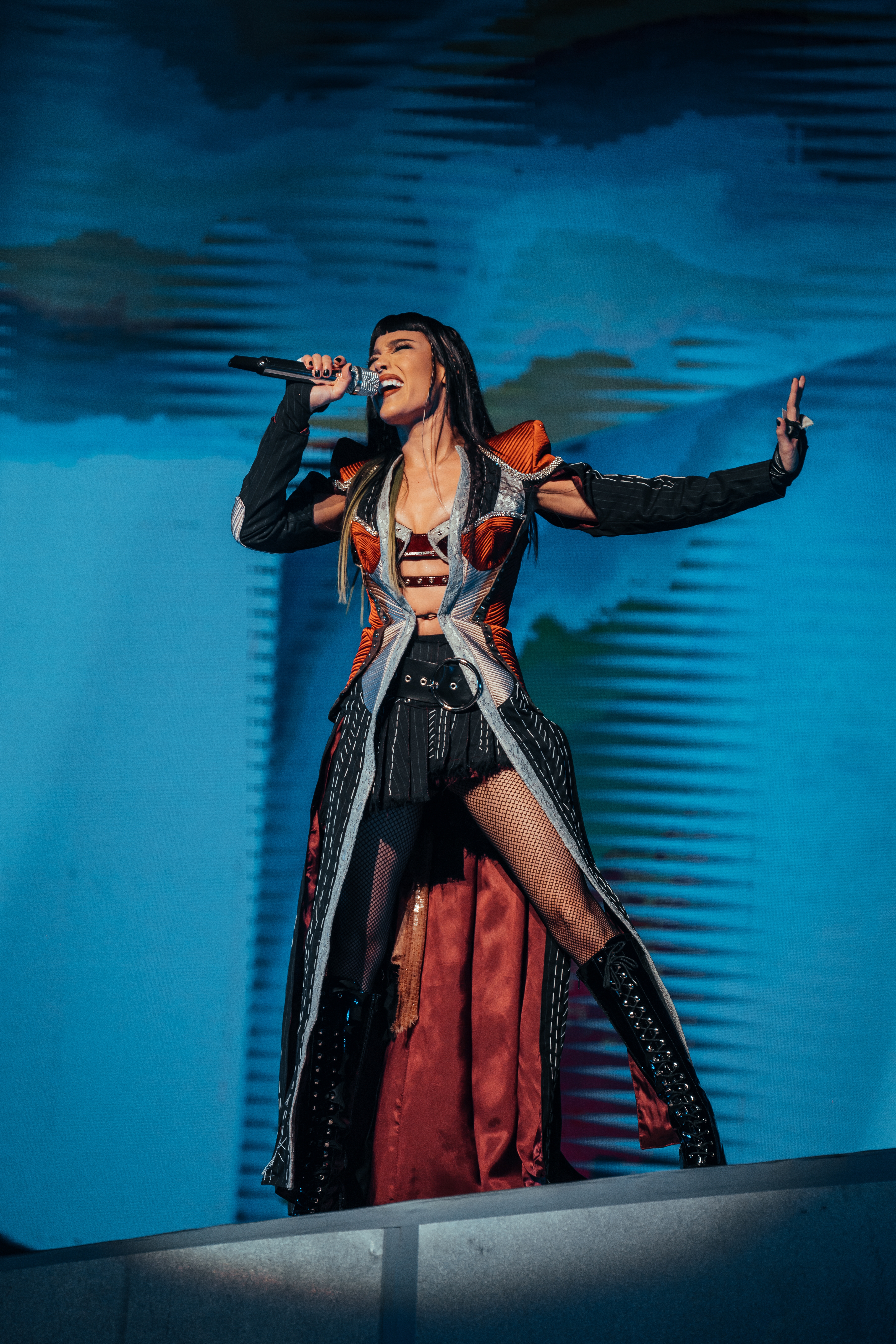 FOTOS EXCLUSIVAS: Danna Paola explota el James Knight Center