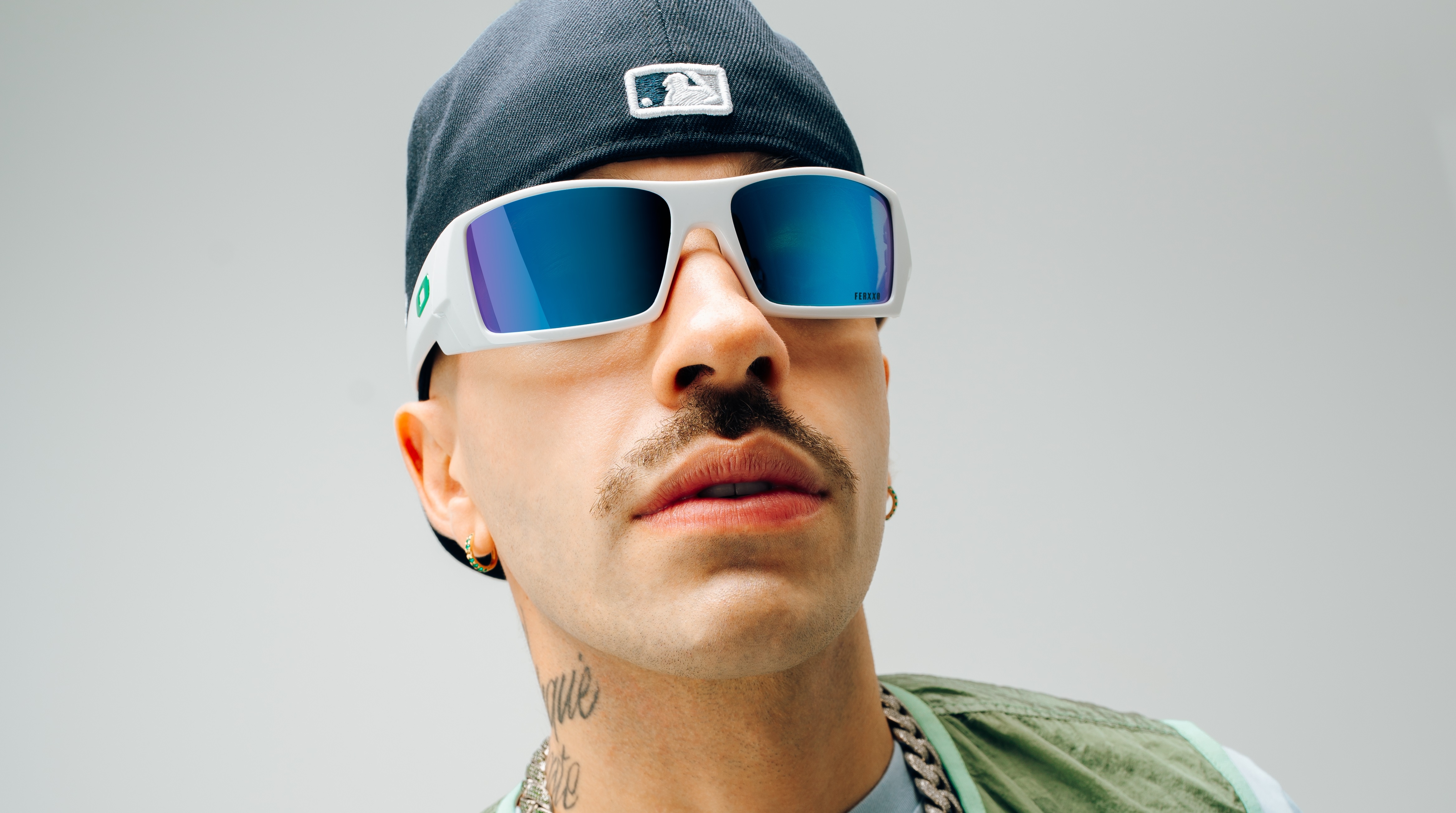 FEID estrena su esperado &aacute;lbum "MOR, NO LE TEMAS A LA OSCURIDAD"